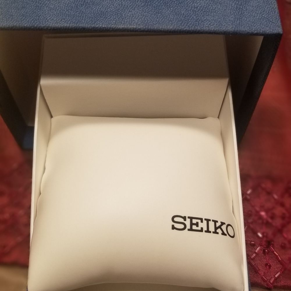 Seiko blue box with pillow